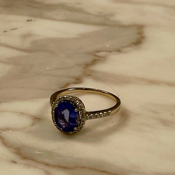 Tanzanite and diamond ring white gold size 7. - Picture 4 of 4